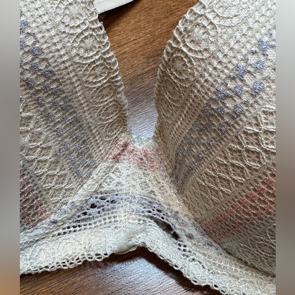 LUCKY BRAND Lace Bra in a Blue and Cream - Picture 8 of 8
